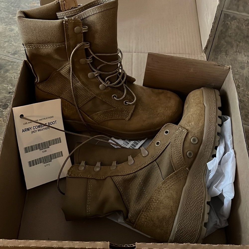 Army Combat boot. Hot weather